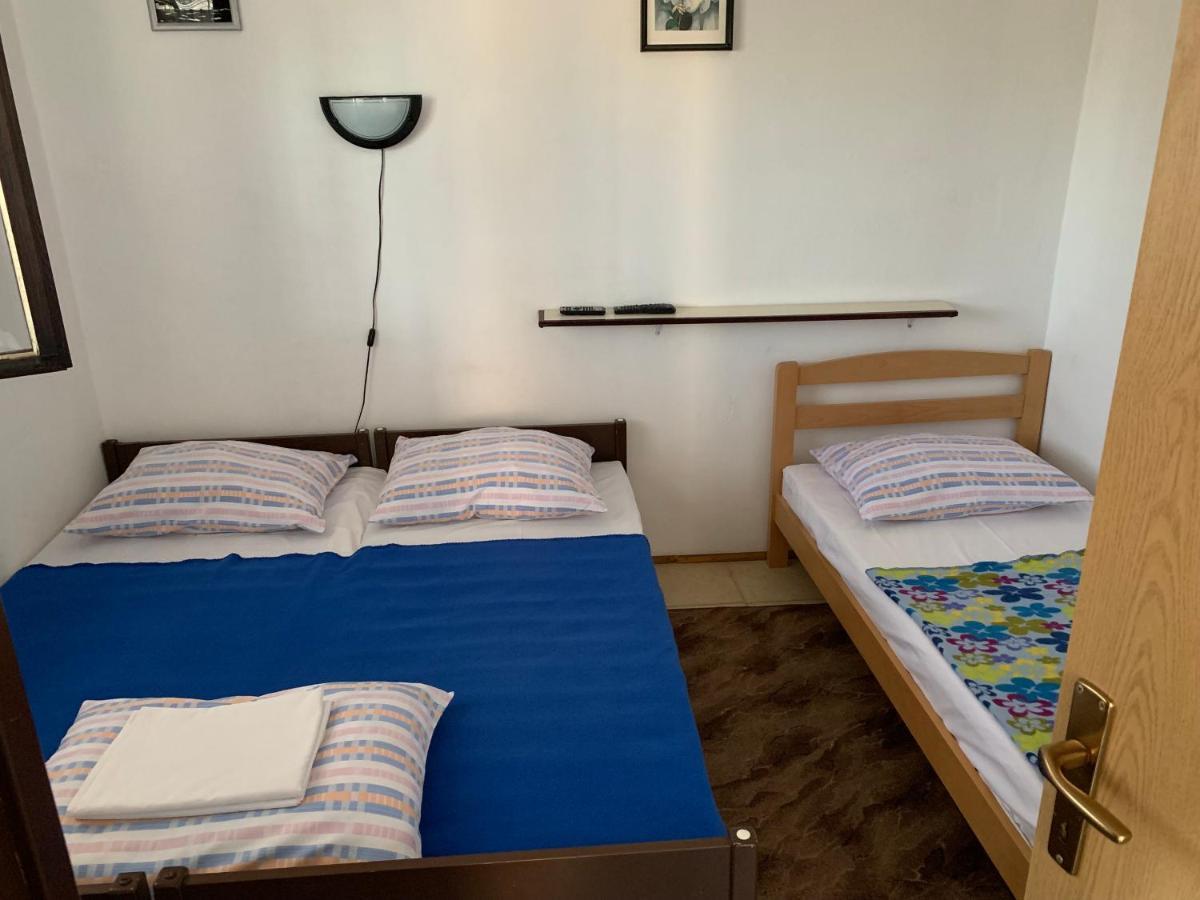 Apartmani Ficurin Starigrad Exterior photo